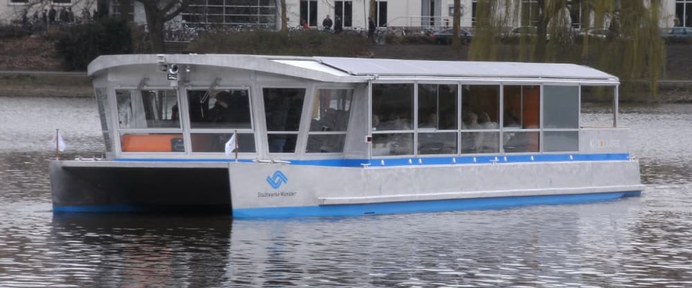 We were commissioned with the design and construction of an electrically operated ferry for the Aasee in Münster (Solaaris).